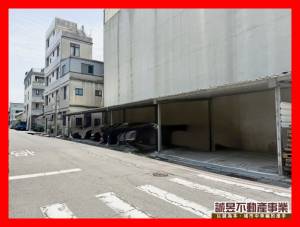 誠昱/近大港國小三角窗美.